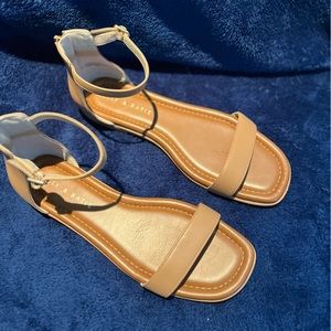 Kelly & Katie Brand Nymie Sandal - Size 8.5 in Caramel